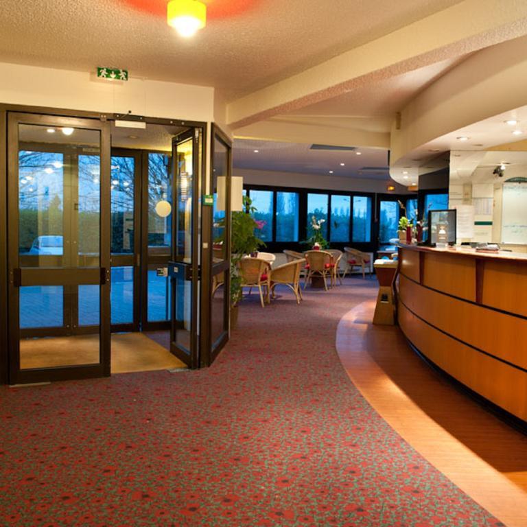 Egg Hotel Gonesse Zewnętrze zdjęcie