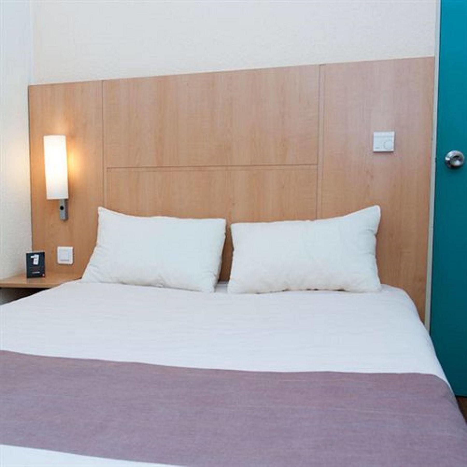 Egg Hotel Gonesse Zewnętrze zdjęcie
