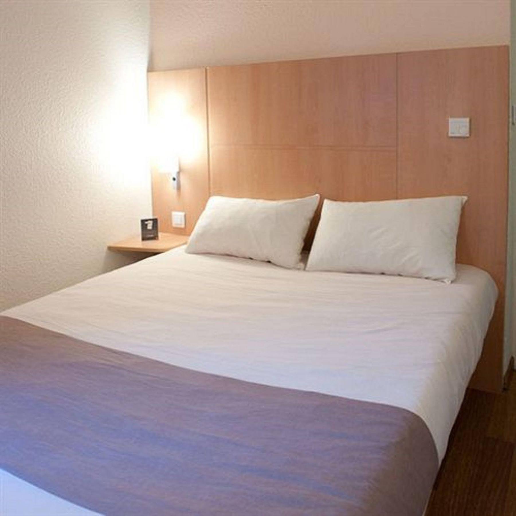 Egg Hotel Gonesse Zewnętrze zdjęcie