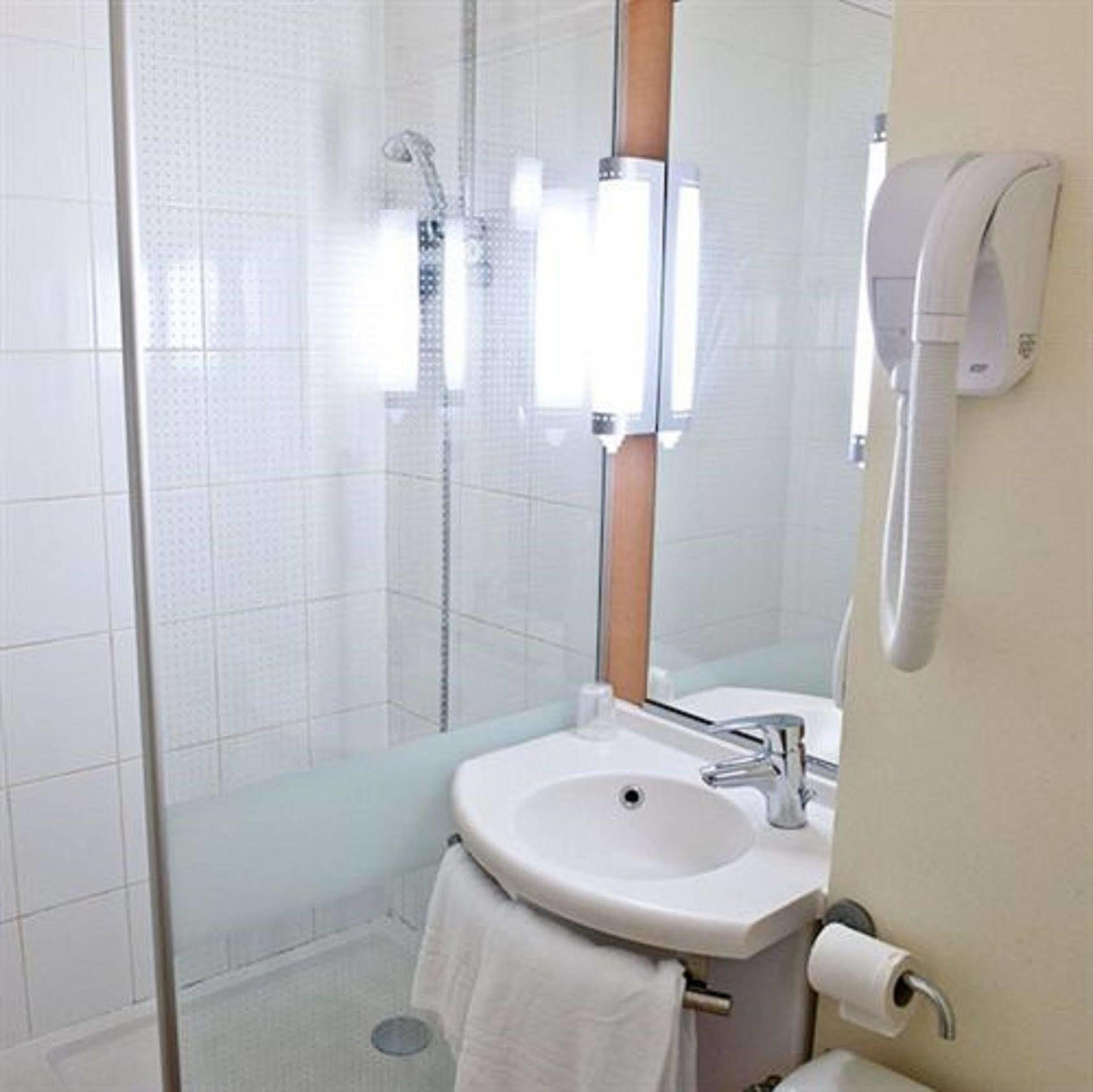 Egg Hotel Gonesse Zewnętrze zdjęcie