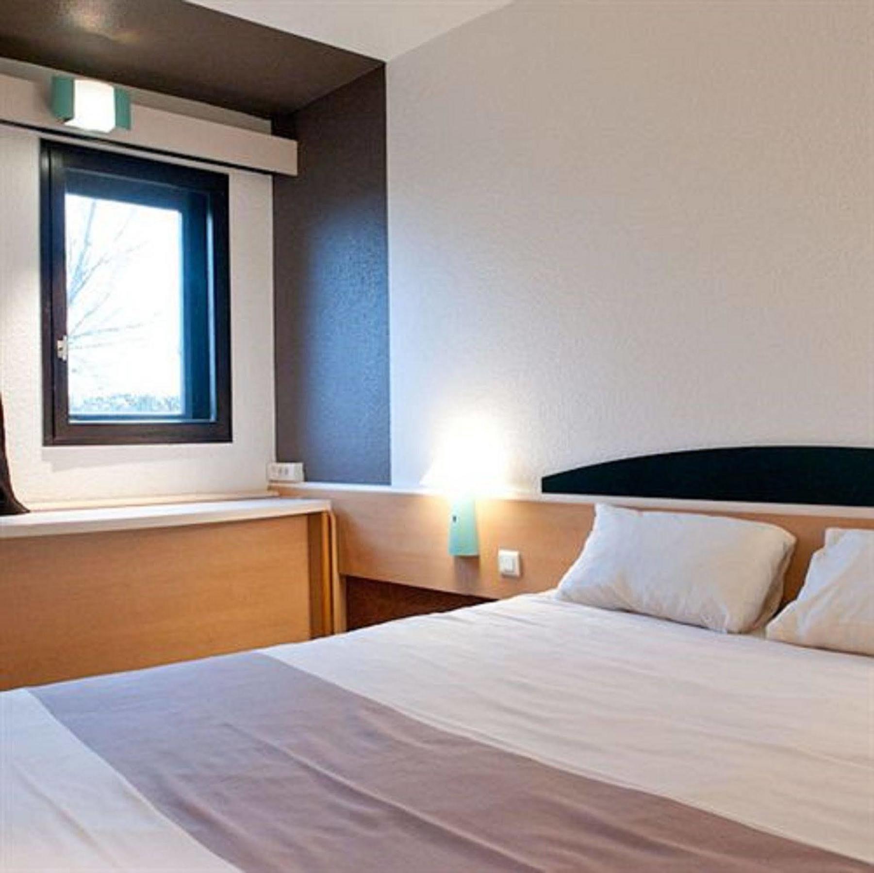 Egg Hotel Gonesse Zewnętrze zdjęcie