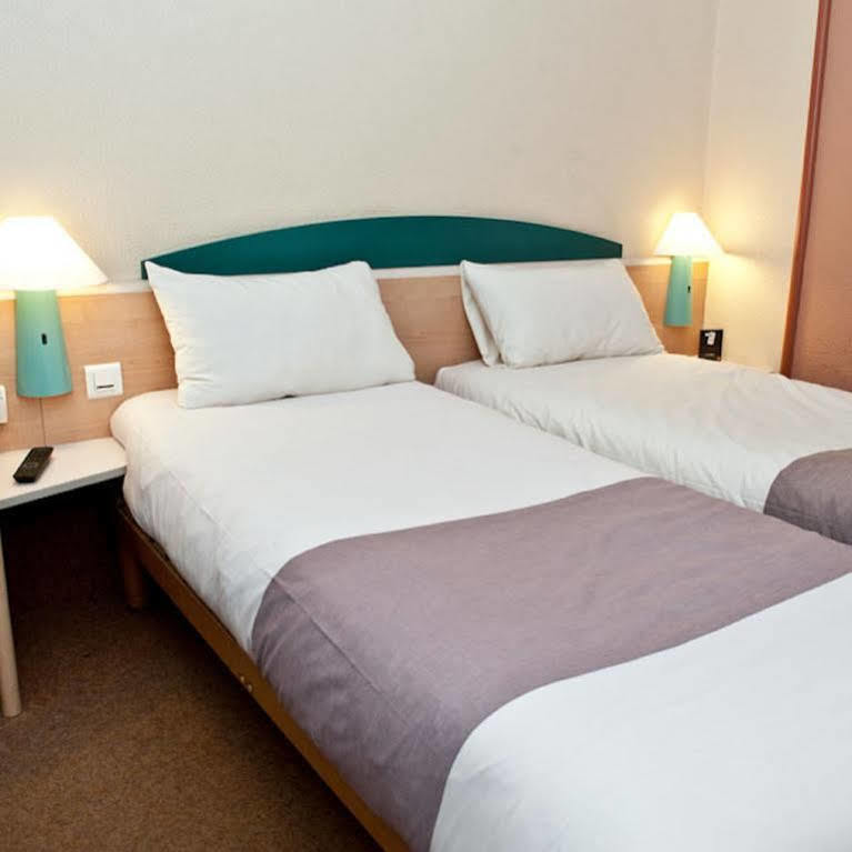 Egg Hotel Gonesse Zewnętrze zdjęcie