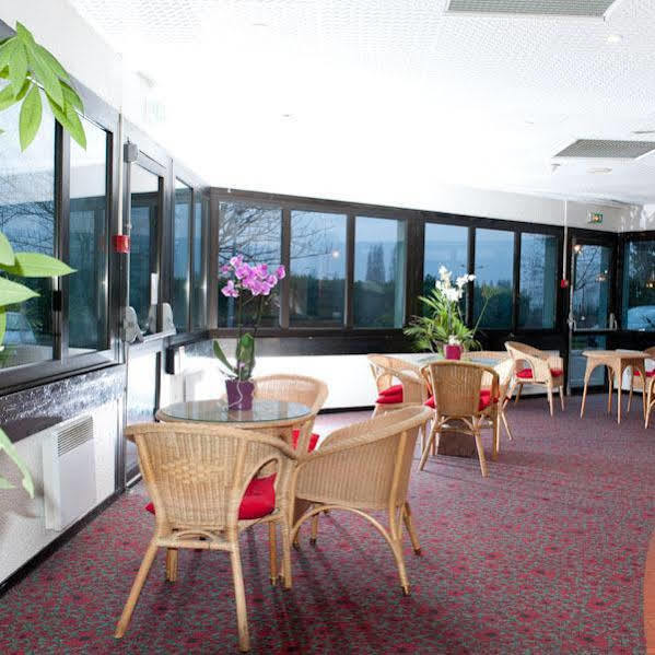 Egg Hotel Gonesse Zewnętrze zdjęcie
