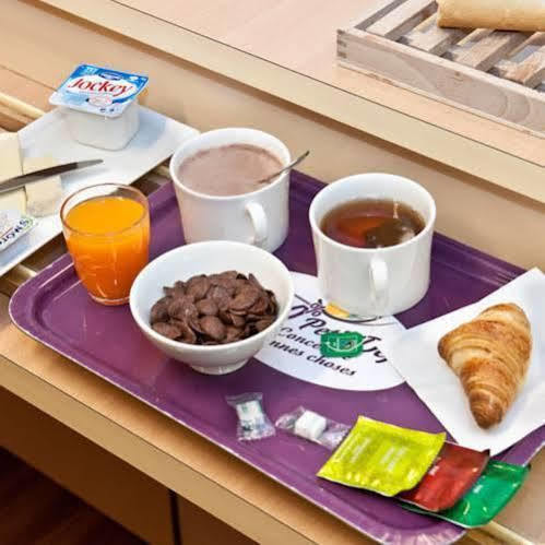 Egg Hotel Gonesse Zewnętrze zdjęcie